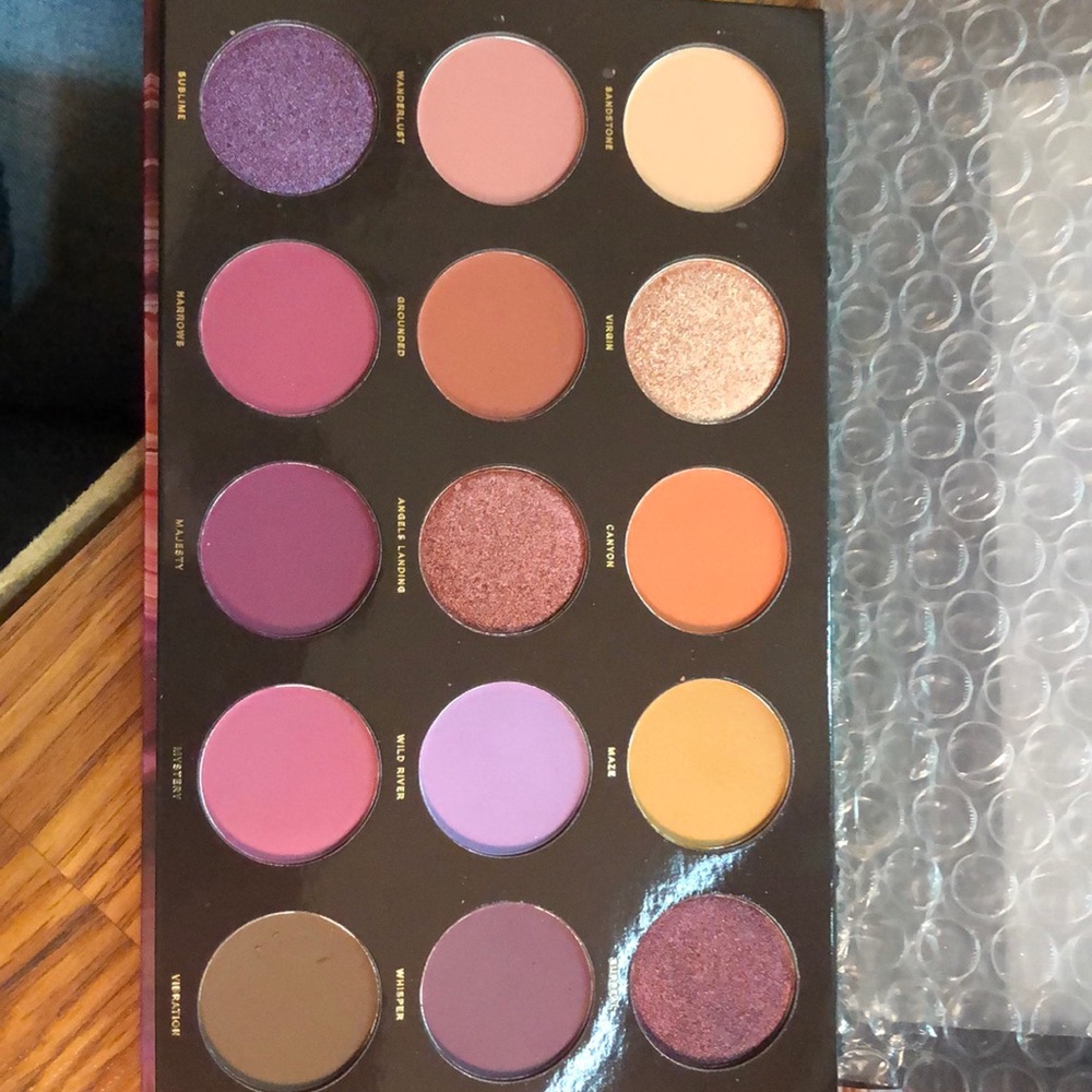 Hipdot Zion eyeshadow palette